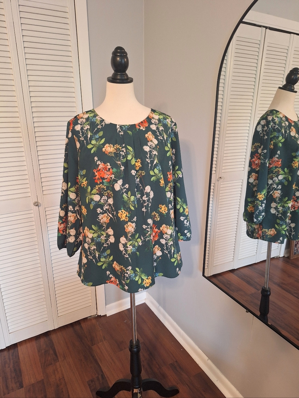 Talbots Forest Green Floral Blouse Sz LG - Picture 5 of 7